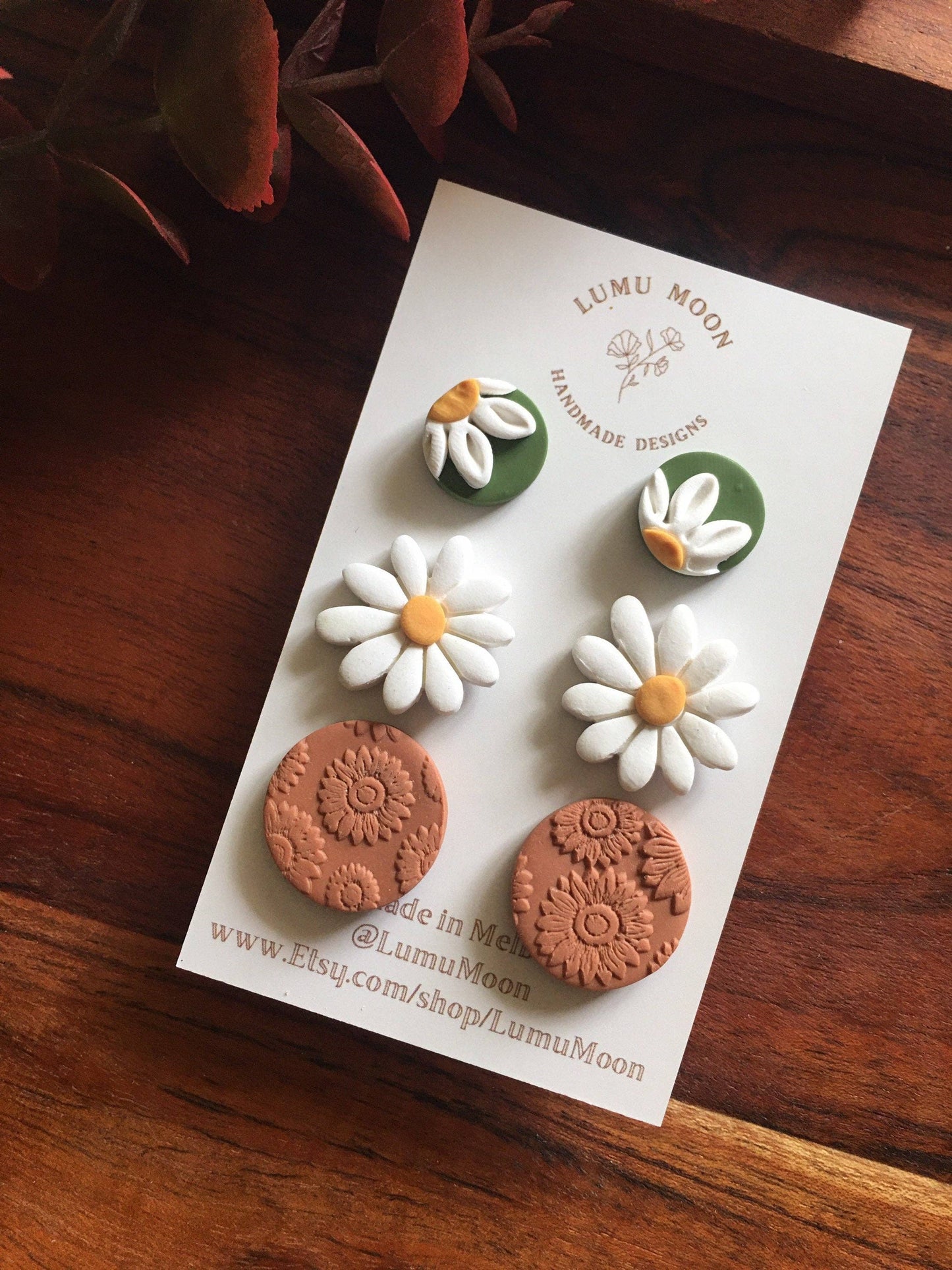 The Daisy Statement Stud Pack